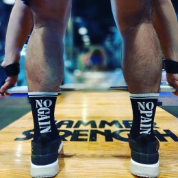 NO Pain No Gain socks   buy two are $360(ship fee)